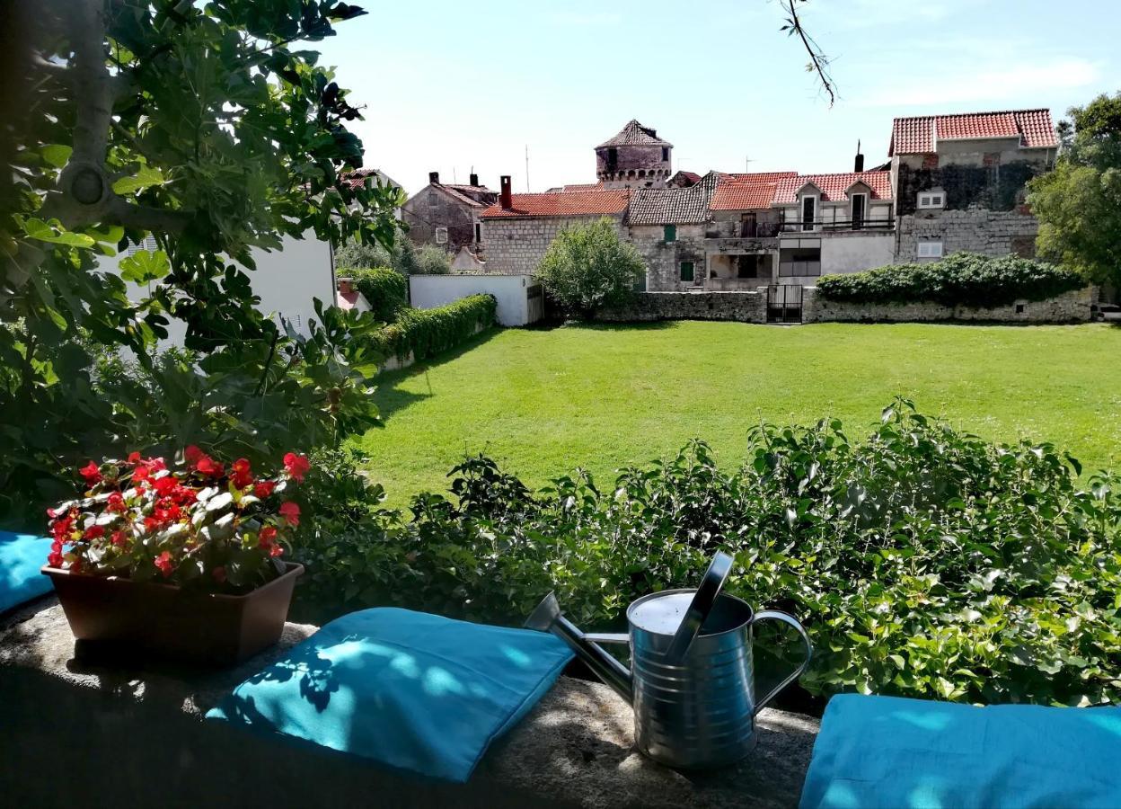 Dida Roko, Rustikalni Apartman S Terasom Каштела Экстерьер фото