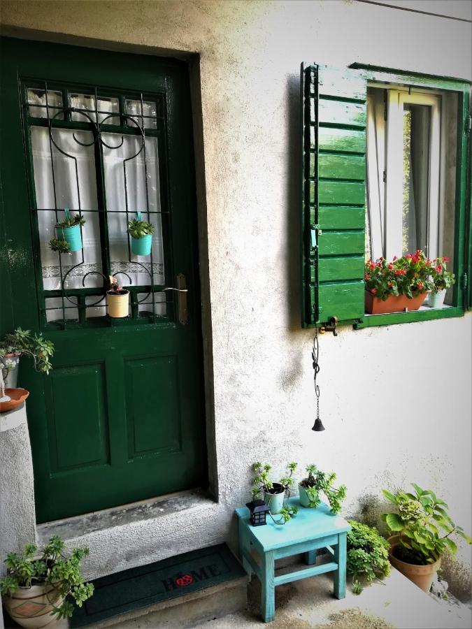 Dida Roko, Rustikalni Apartman S Terasom Каштела Экстерьер фото