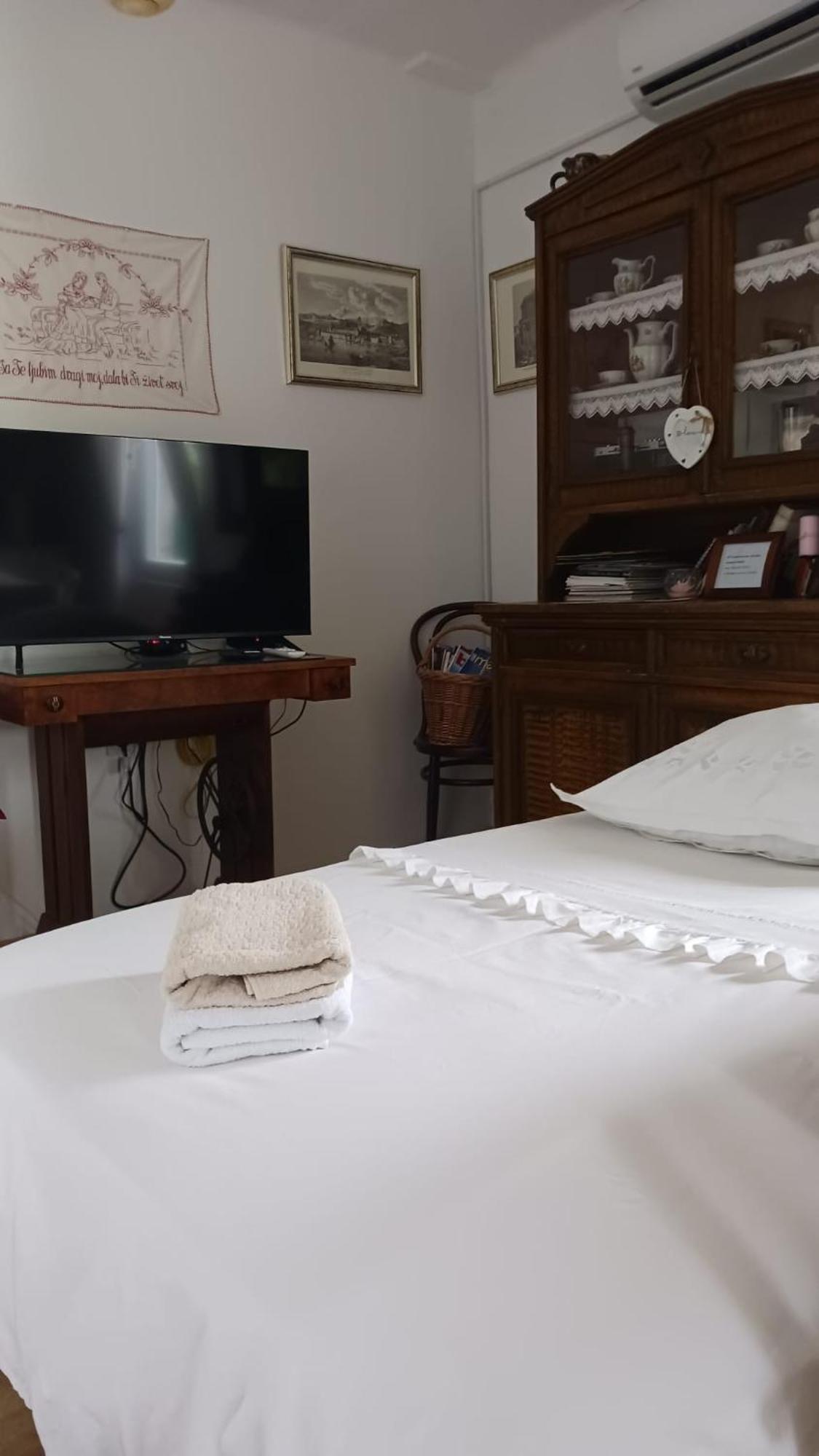 Dida Roko, Rustikalni Apartman S Terasom Каштела Экстерьер фото